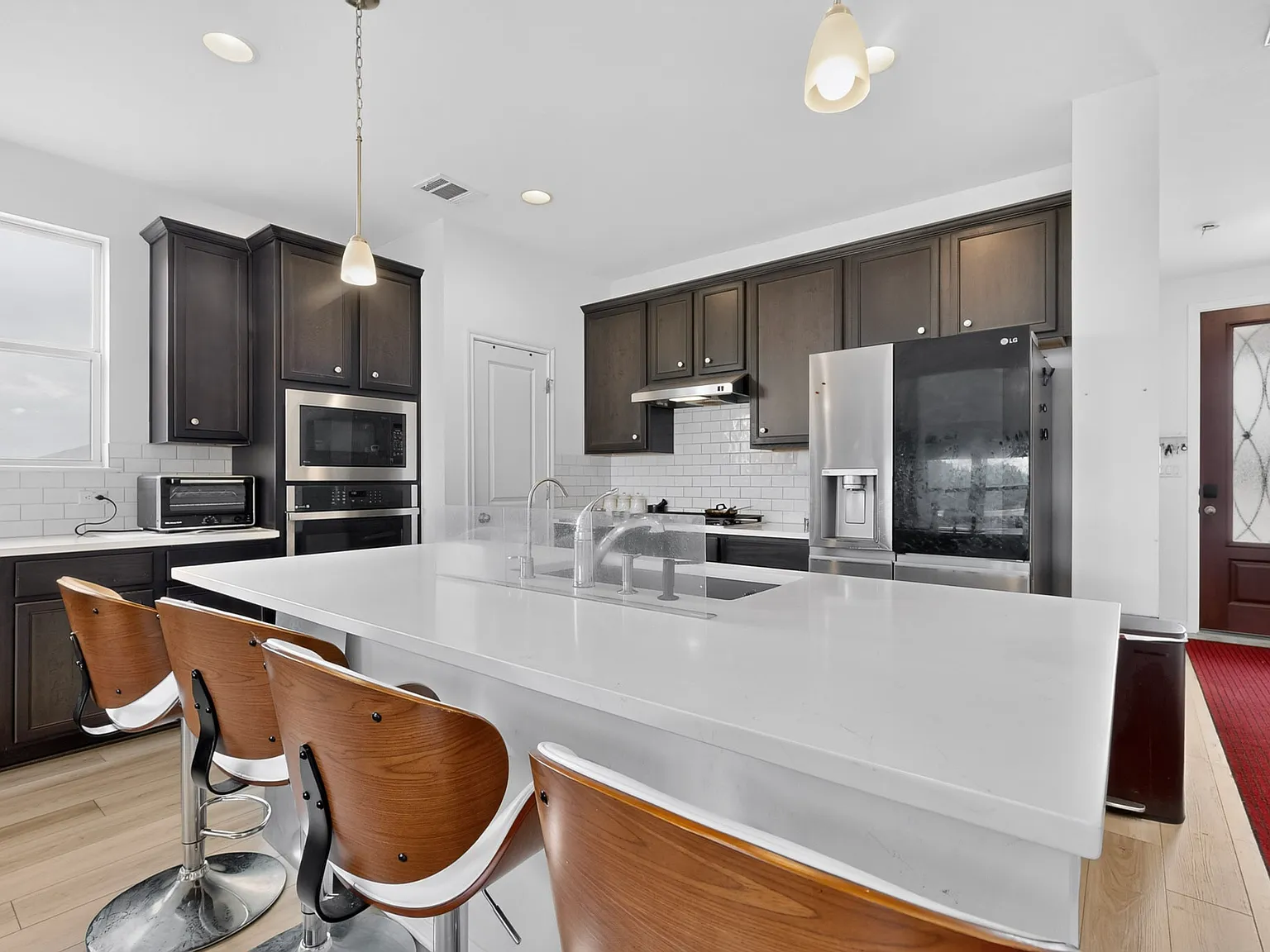 4 bed, 3.5 bath, 2907 sqft, $3,195 — Photo 4