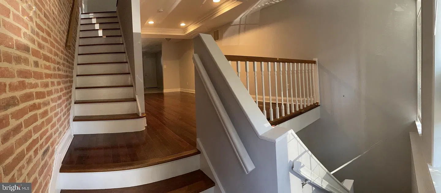 2 bed, 3.5 bath, 1176 sqft, $2,500 — Photo 3