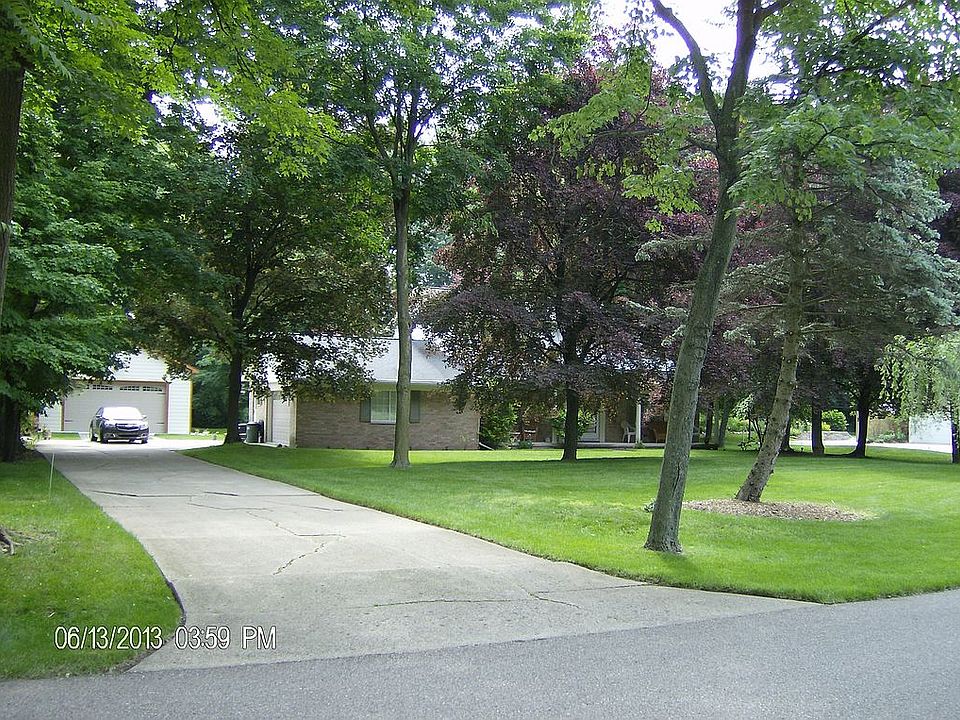 1st image of 30200 Woodhaven Ln