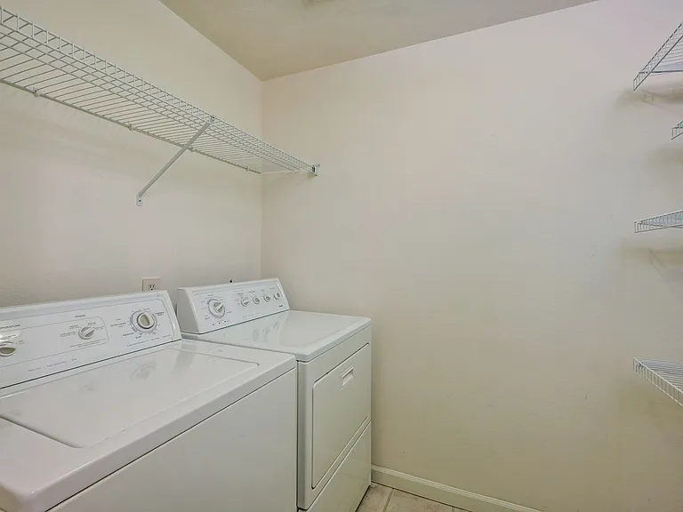 10306 NE 16th St #P4 — Photo 18