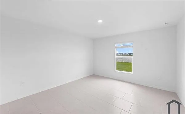 4 bed, 1817 sqft, $2,200 — Photo 3