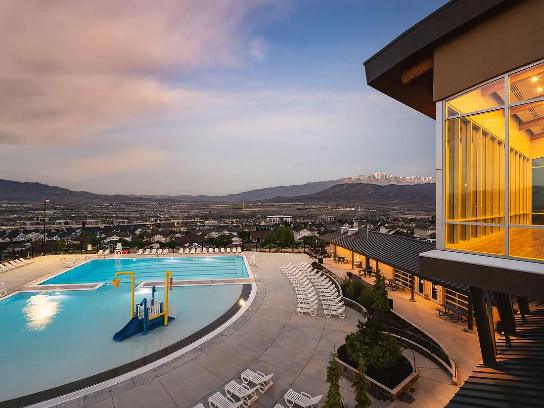 Community Swimming pool. - 762 W Sunrise Way