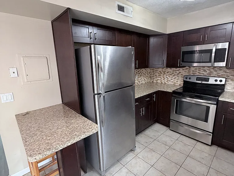 4458 Periwinkle Ln #4458 — Photo 7