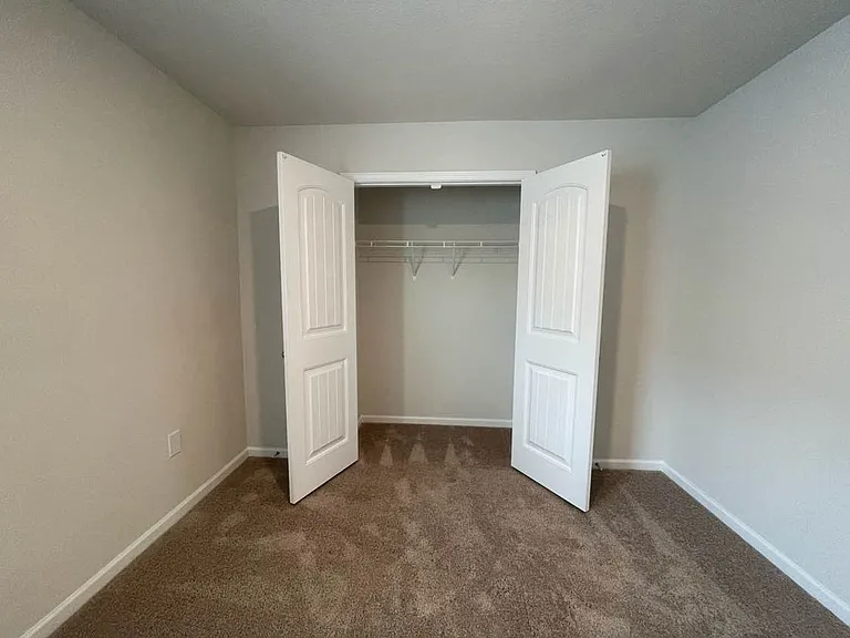 521 Hawley St — Photo 23