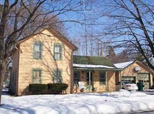 236 E Jackson Ave, Hampshire, IL