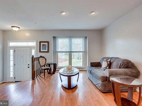 3rd image of 46892 Trumpet Cir