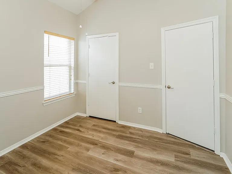 11927 Belle Ct — Photo 13