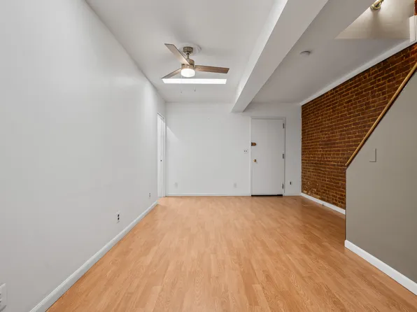 517 Clinton Street image 28 of 33