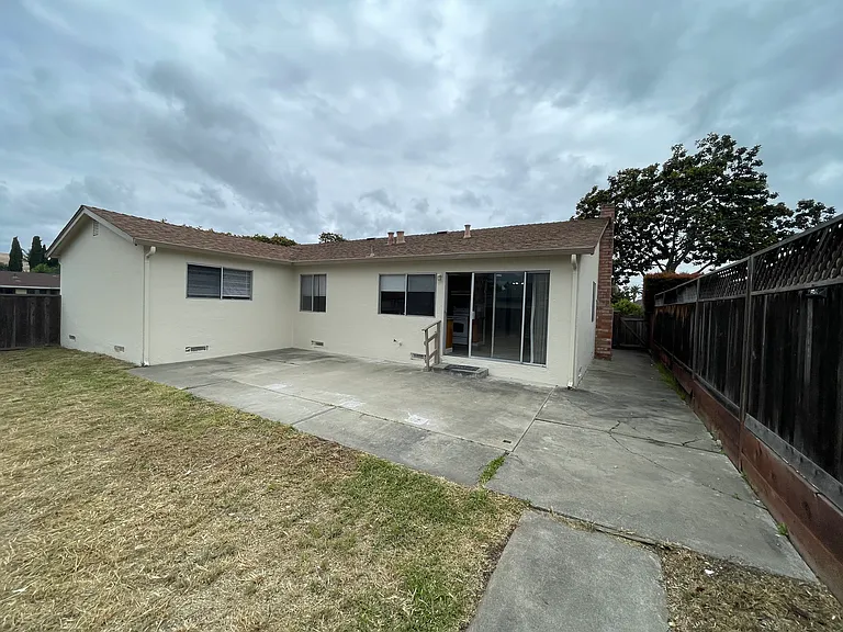 2903 Clover Ct — Photo 23