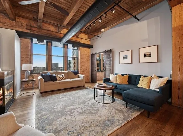331 S Peoria St APT 405, Chicago, IL 60607