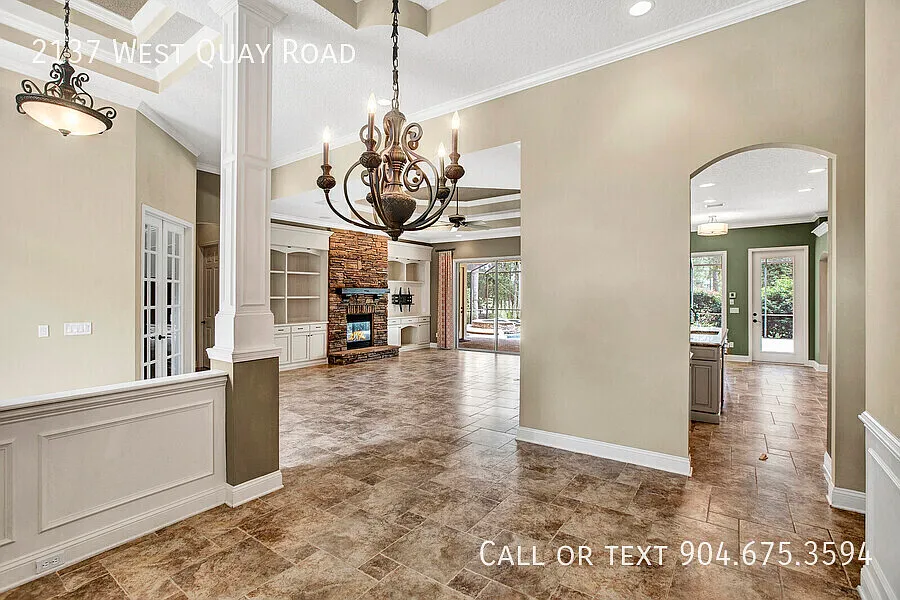 Luxurious 5-Bedroom Home with Private Pool in South Hampton — Photo 4