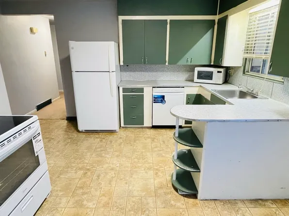 536 Northmount Dr NW, Calgary, AB T2K 3H9