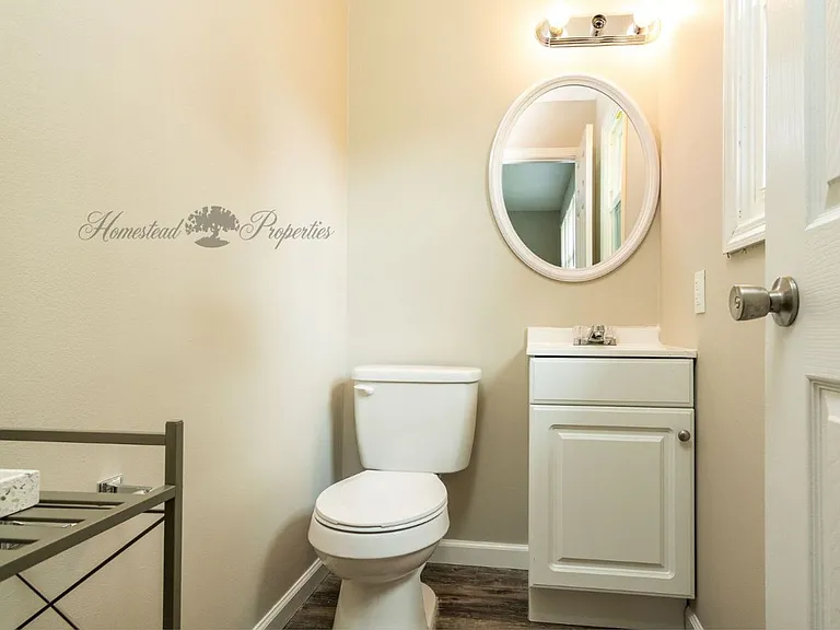 2202 Greenbriar Cir — Photo 12
