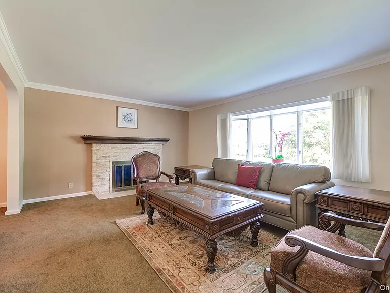 74 Mulberry Ave — Photo 3