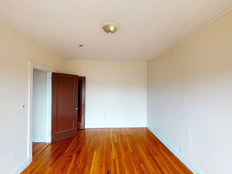 22 Glenville Ave #2 — Photo 5