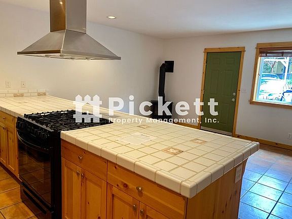4th image of 4673 NW Walgren Dr APT B