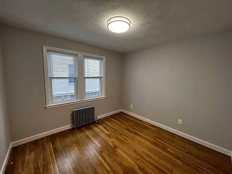 110 Leeds St — Photo 20