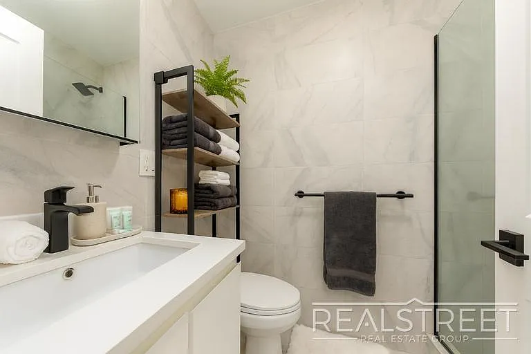 645 Knickerbocker Ave #4 — Photo 7