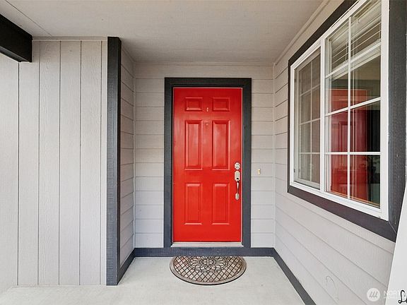 3rd image of 10402 56th Drive NE