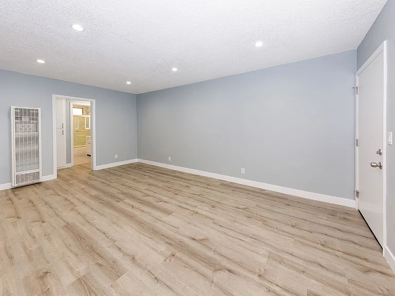 916 N Inglewood Ave — Photo 8