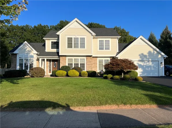 232 Torrey Pine Dr, Rochester, NY 14612