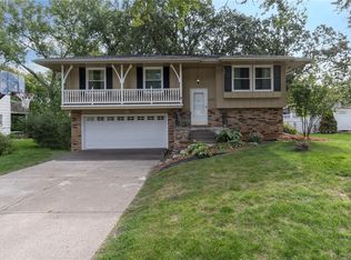 4513 67th St, Urbandale, IA 50322
