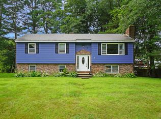 32 Merrymeeting Dr, Topsham, ME 04086