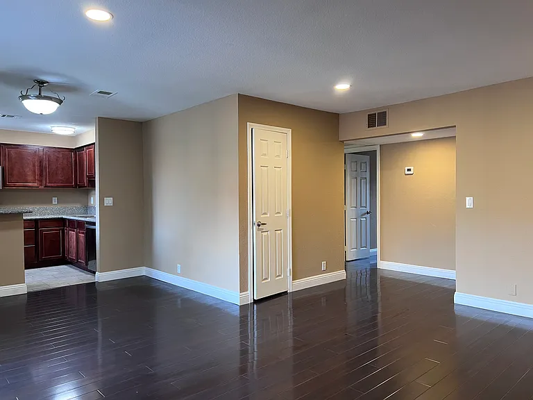 5281 River Glen Dr — Photo 7