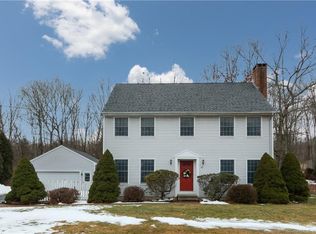 185 Pruett Pl, Oakdale, CT 06370