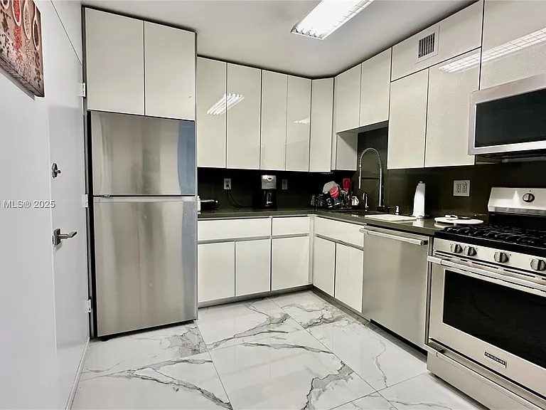 2030 S Ocean Dr #1022 — Photo 5