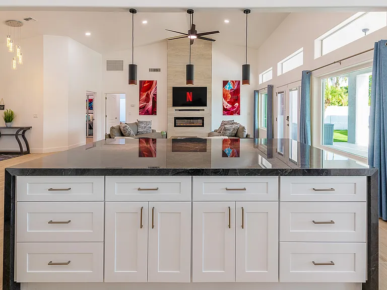 1710 E Queen Palm Dr — Photo 6