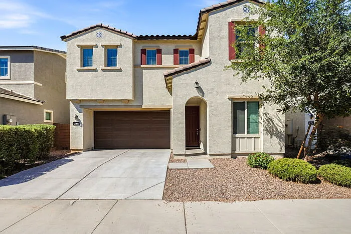 692 N Blackbird Dr — Photo 1