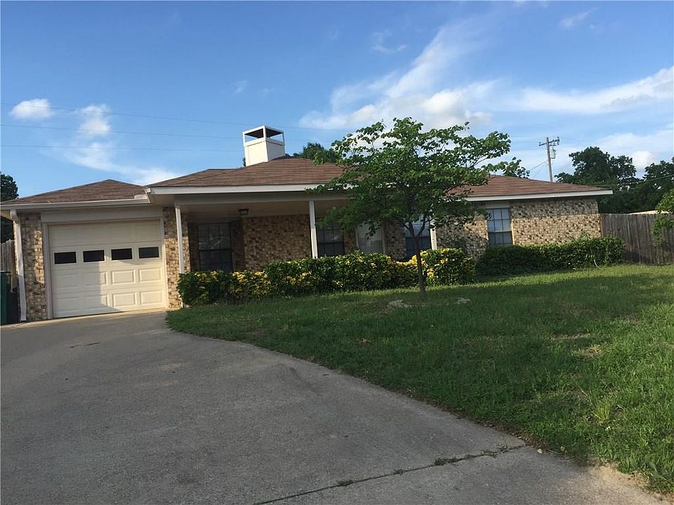 1st image of 207 Madre Cir