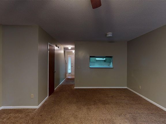 3rd image of 204-212 Candlebrook Dr
