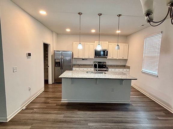 5th image of 659 Avington Ln NE