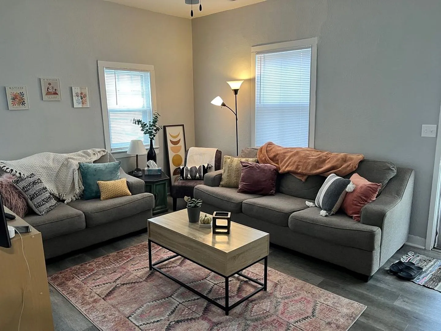 2-Bedroom Home Near UI Campus & Downtown — Photo 4