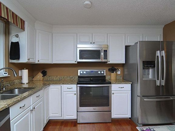 4th image of 118 Chinquapin Cir