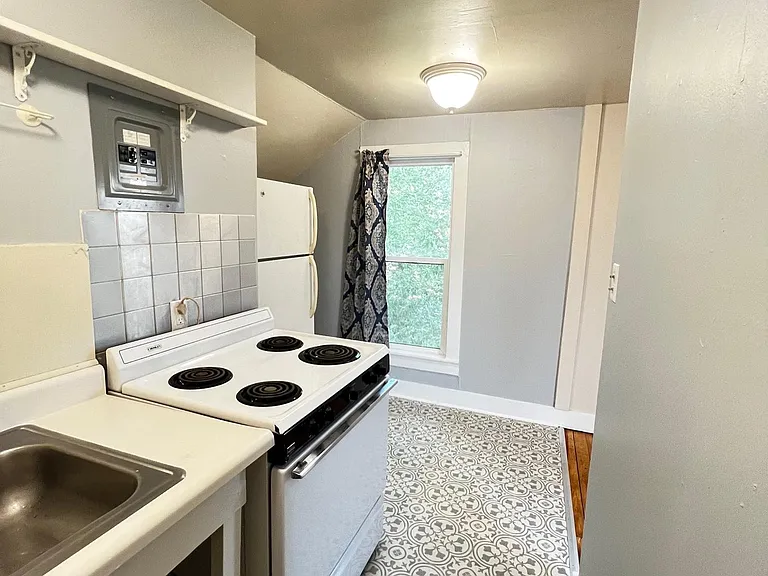 24 2nd St #3 — Photo 8
