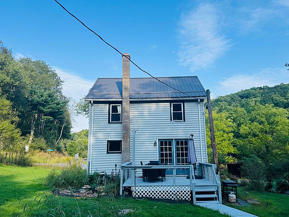 5th image of 1361 Fox Hollow Rd