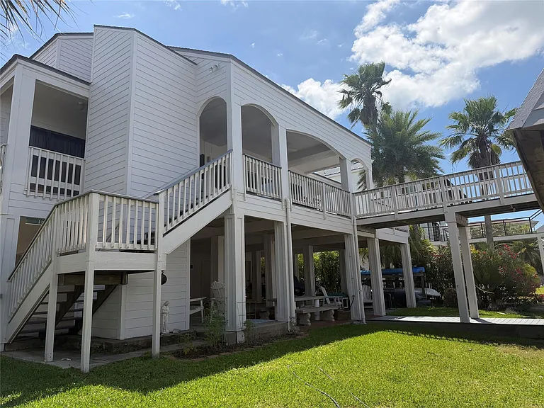 3421 Jolly Roger Cir — Photo 1