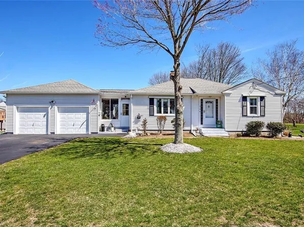 419 George Waterman Rd, Johnston, RI 02919