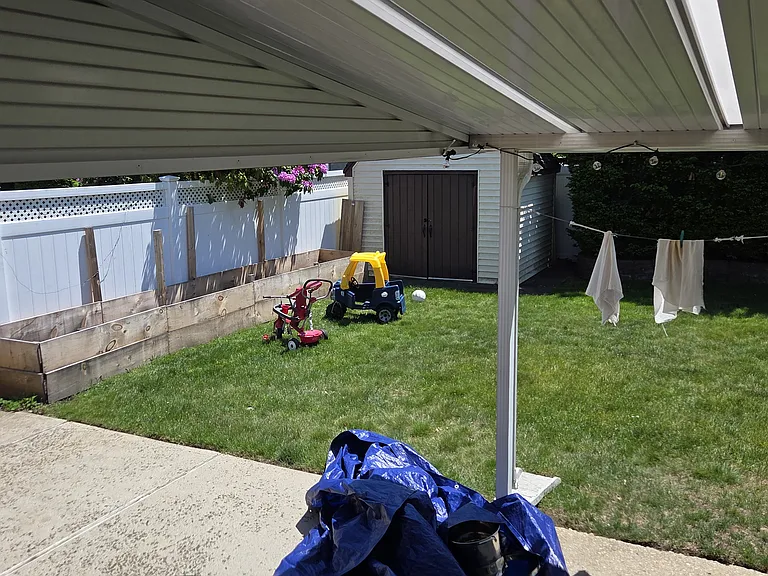 41 Ontario Ave — Photo 24