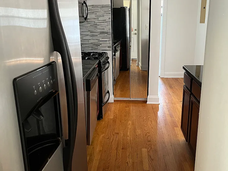7608 N Rogers Ave #203 — Photo 4