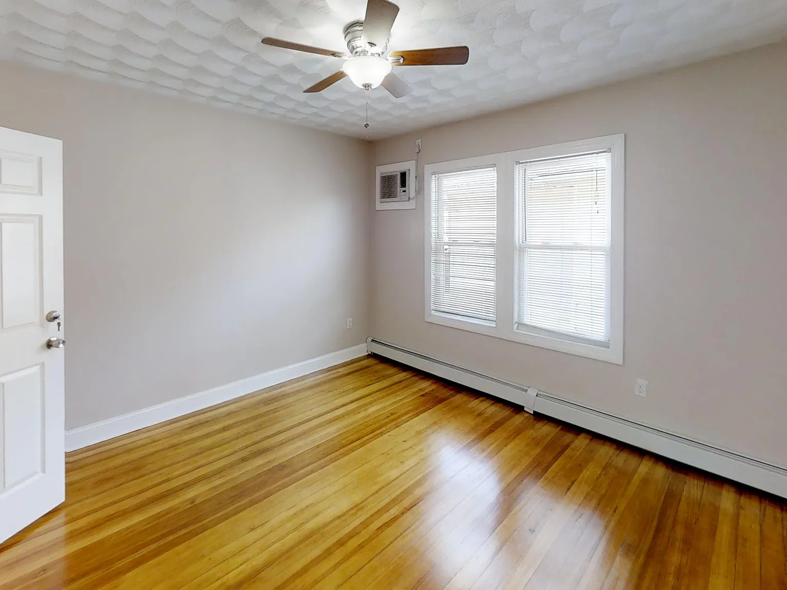 59 Pembroke Avenue — Photo 4