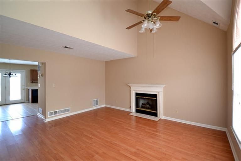 2nd image of 400 Sweetbay Ct
