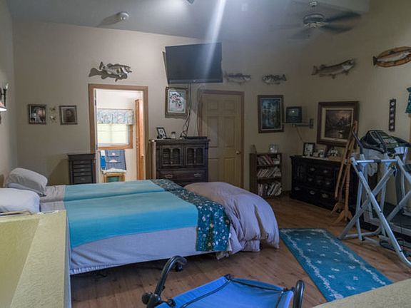Main house - Master Suite