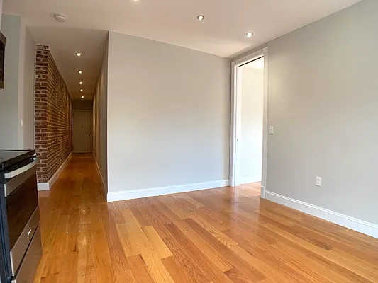 Rented by Bohemia Realty Group | media 2