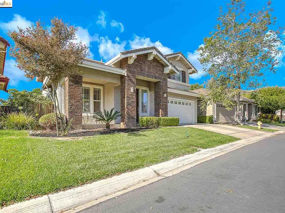 1st image of 2588 Crescent Way