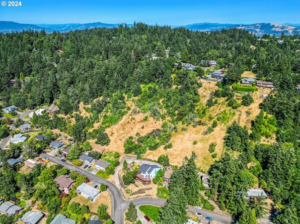 E 38th Ave, Eugene, OR 97405