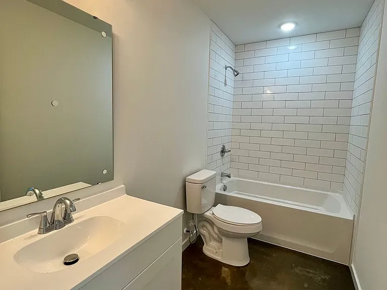 32 Modern St — Photo 10